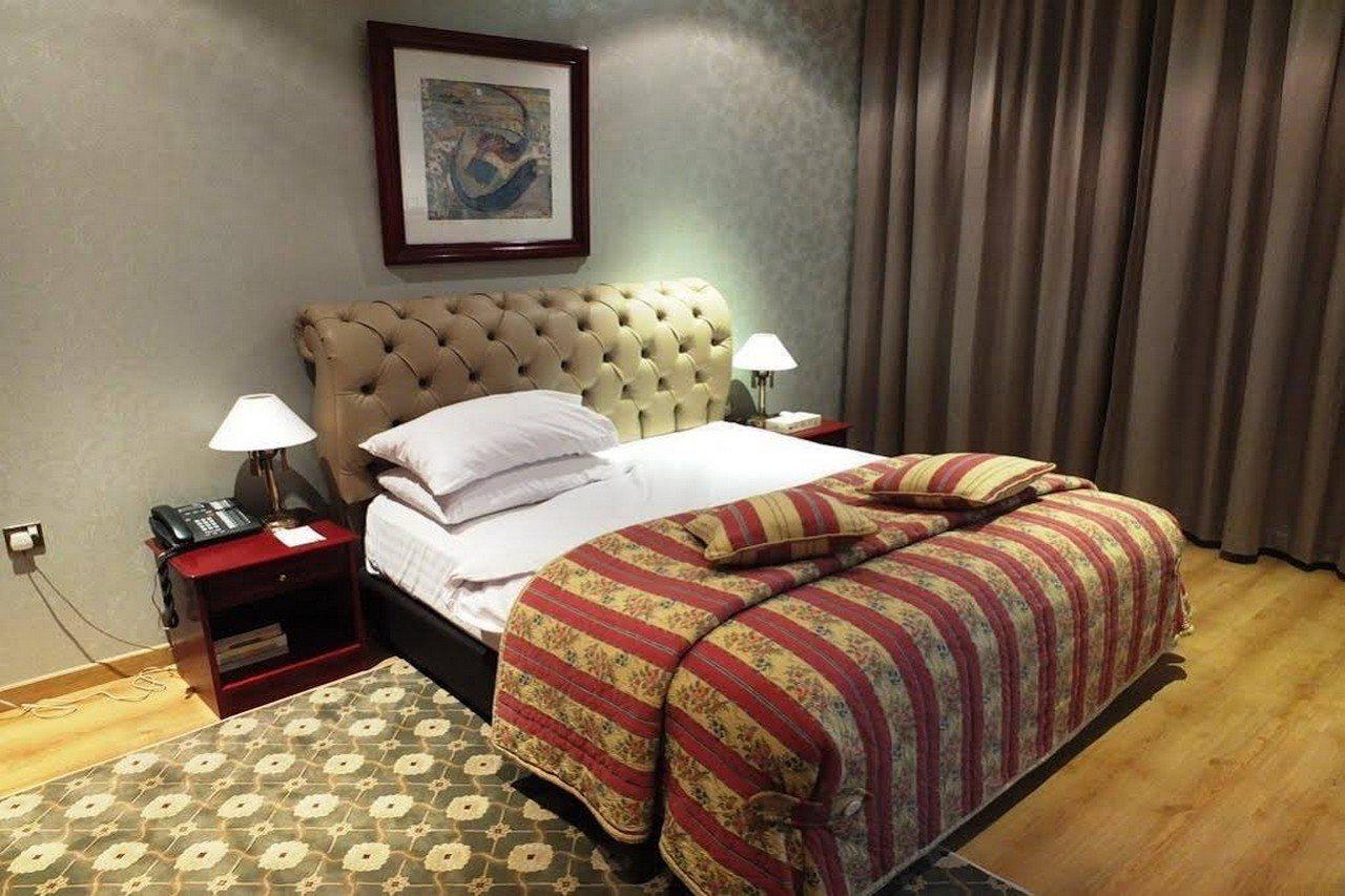 Al Bustan Hotel Doha Buitenkant foto