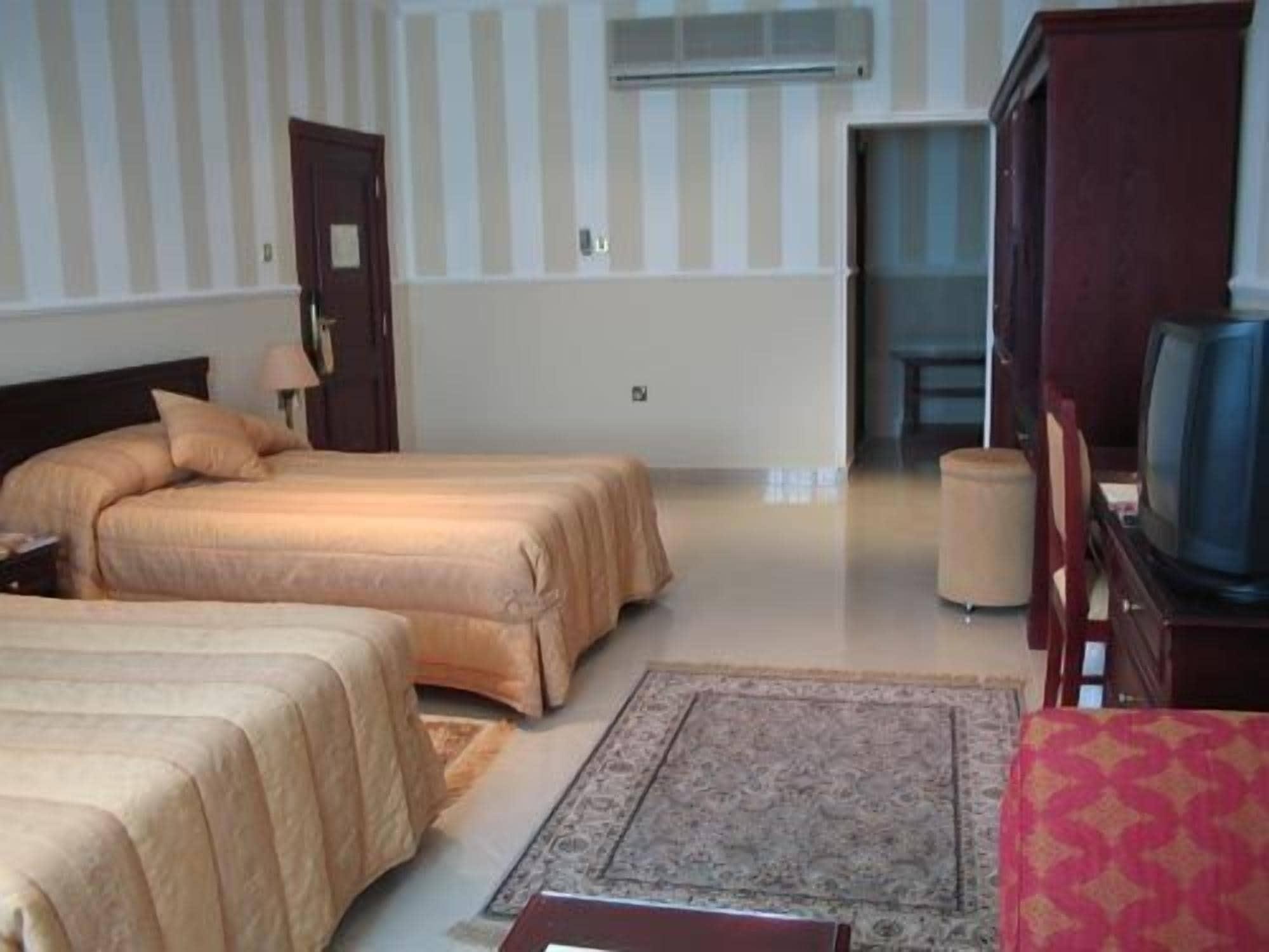 Al Bustan Hotel Doha Buitenkant foto
