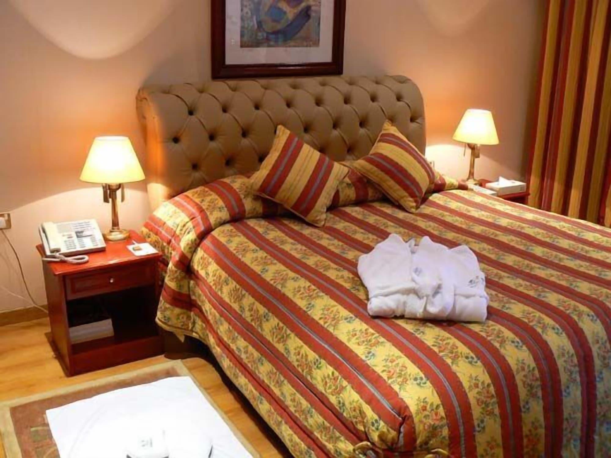 Al Bustan Hotel Doha Buitenkant foto