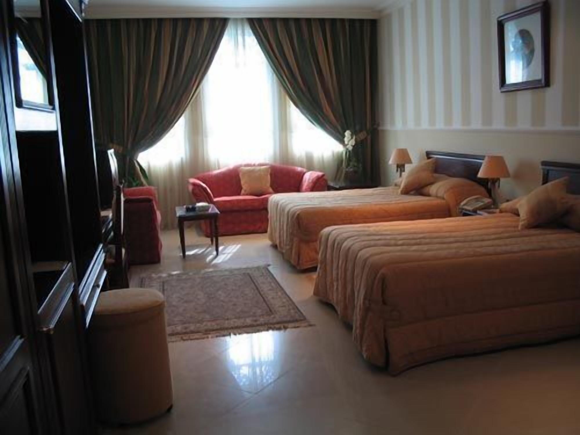 Al Bustan Hotel Doha Buitenkant foto