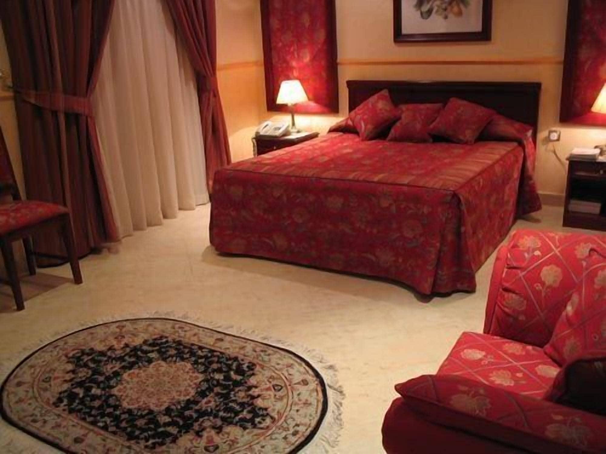 Al Bustan Hotel Doha Buitenkant foto