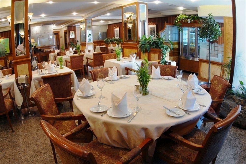 Al Bustan Hotel Doha Buitenkant foto